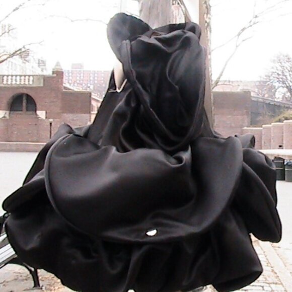 Convertible Flower Bag: Over the shoulder or as a backpack - Picture 4 of 4